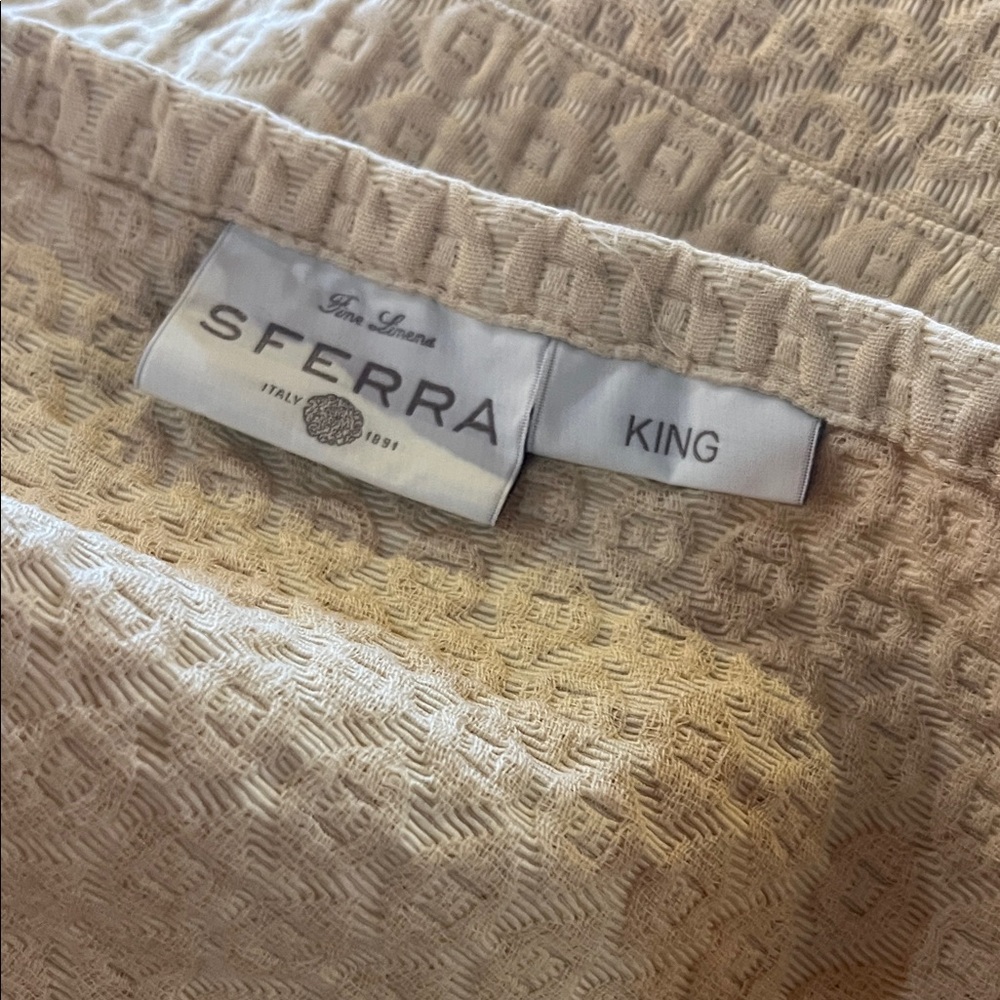 Sferra King size embossed luxury bedding